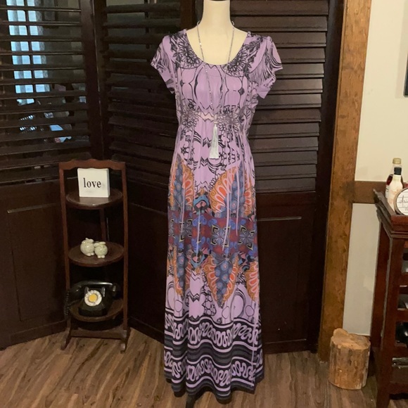 ONE WORLD Dresses & Skirts - One World violet and purple short sleeve dress